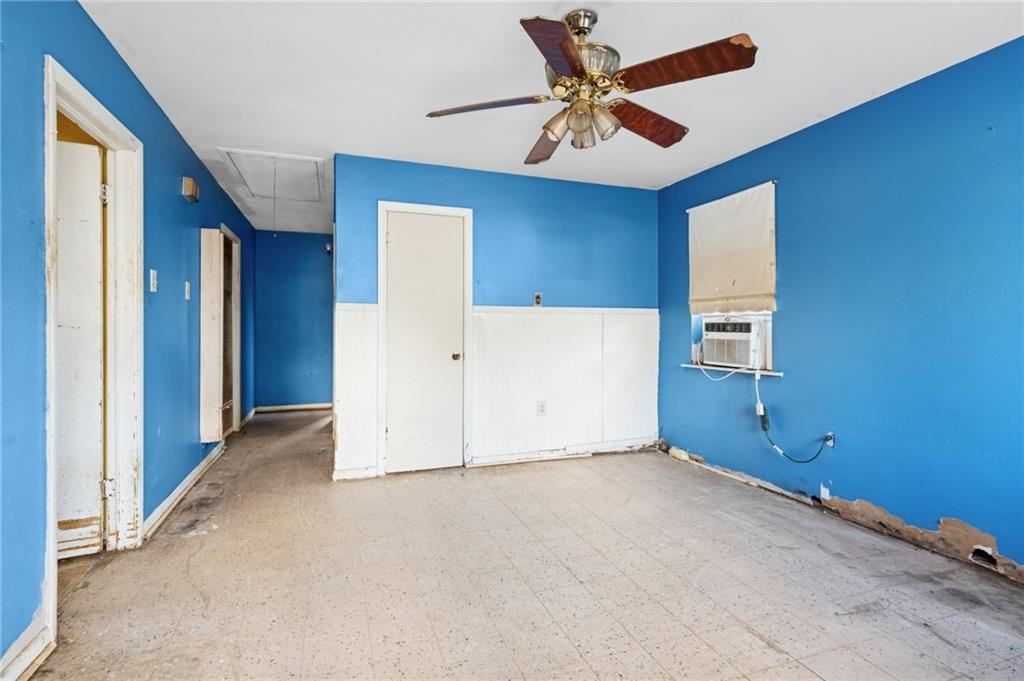 2135 DELAWARE Avenue