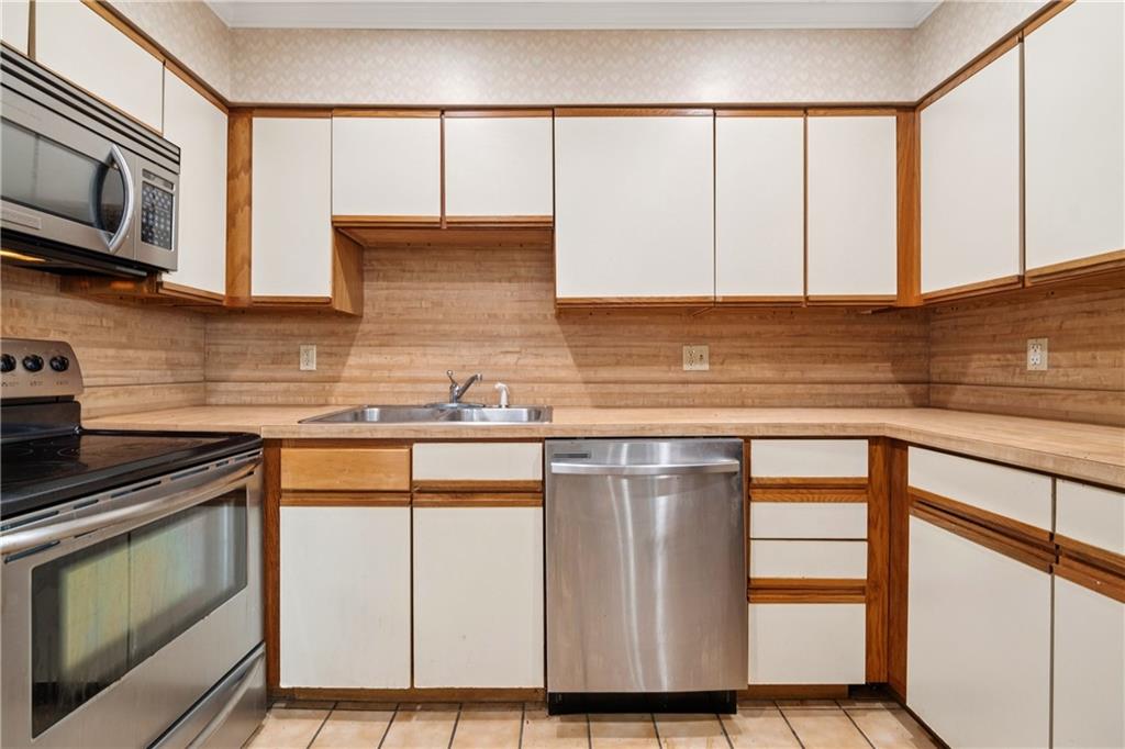 500 LAKE MARINA Avenue 411