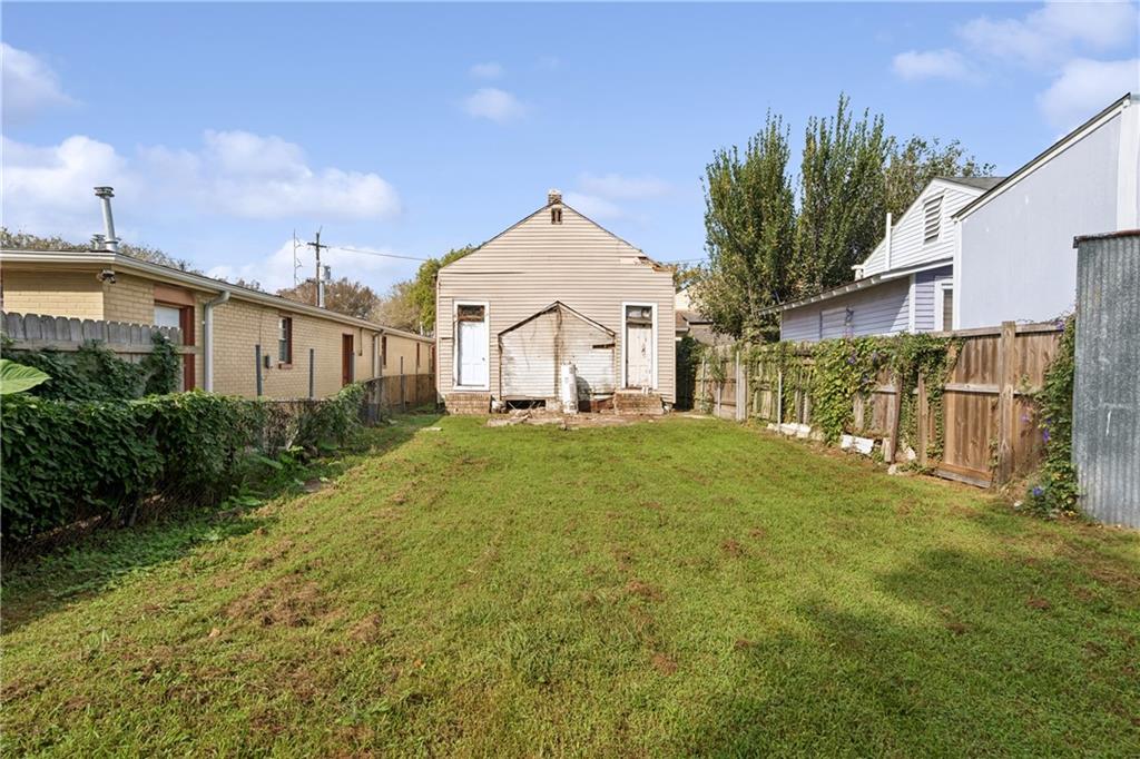 423 FERN Street