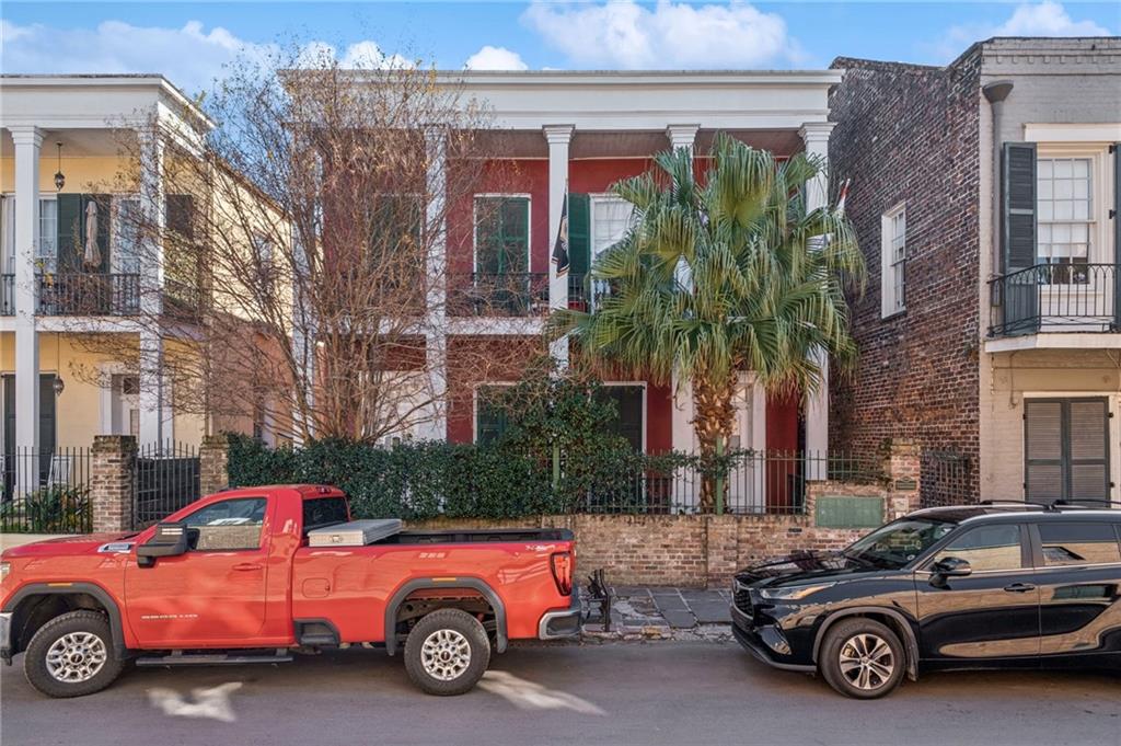 1204 CHARTRES Street 5