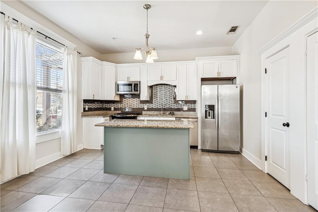 2418 GENERAL TAYLOR Street