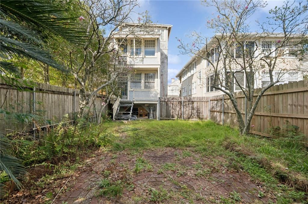 6040 PRYTANIA Street