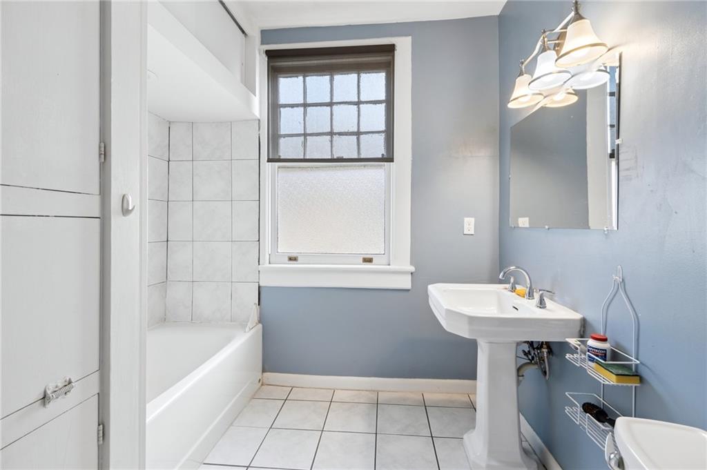 6040 PRYTANIA Street