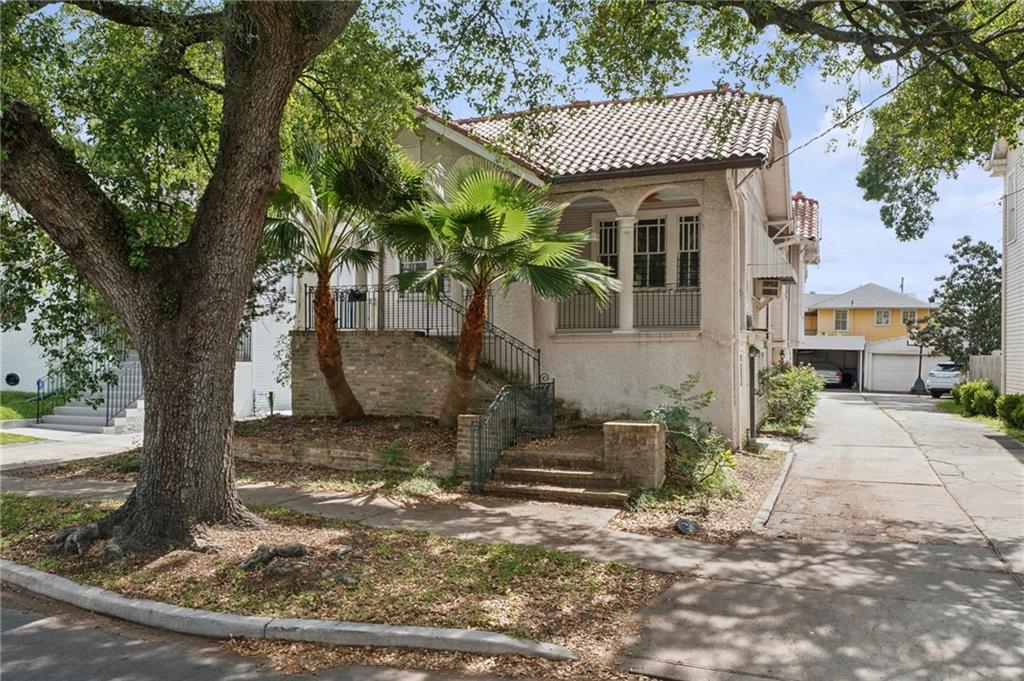 2623 OCTAVIA Street