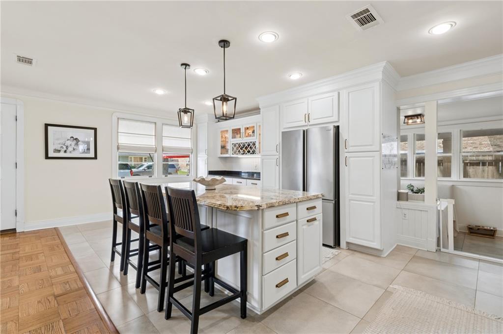 227 E WILLIAM DAVID Parkway