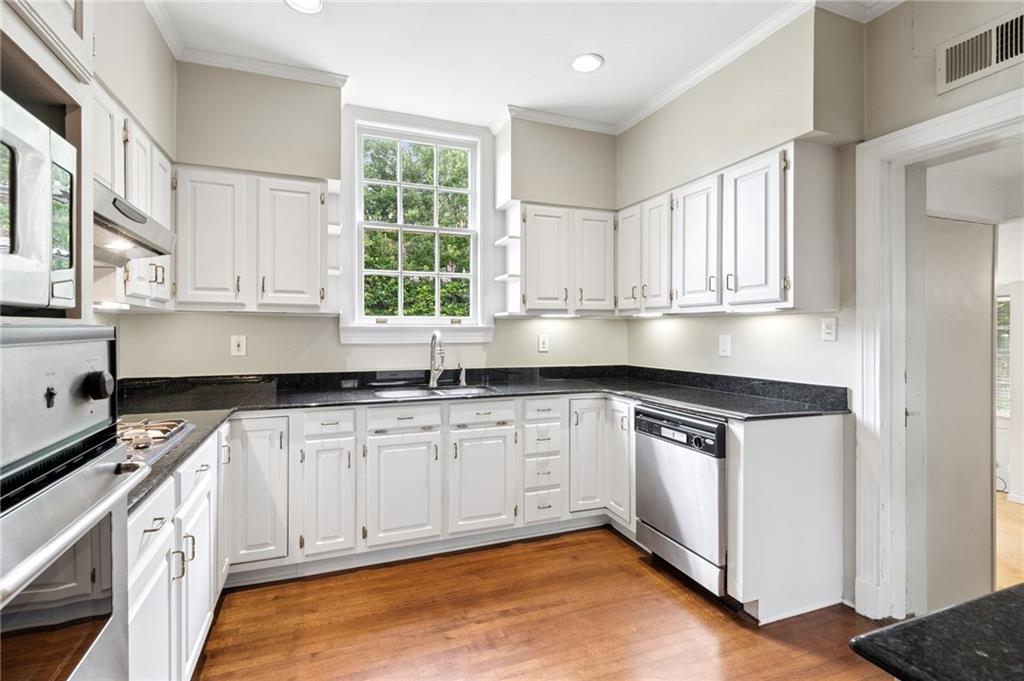 141 HOMESTEAD Avenue