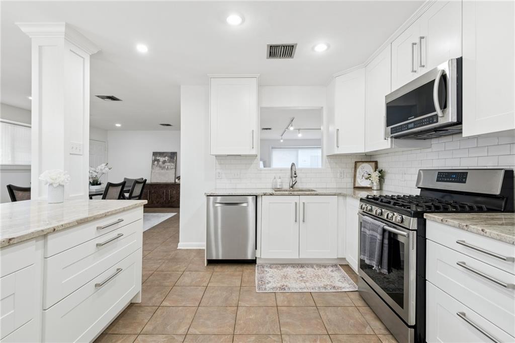 3529 CLIFFORD Drive