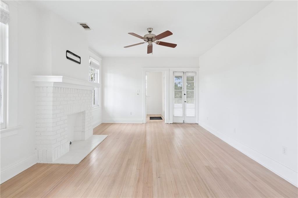 2036 ROBERT Street