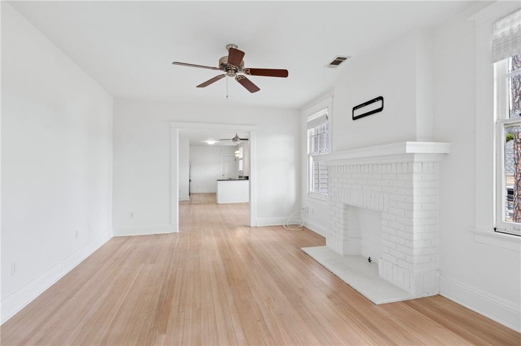 2036 ROBERT Street