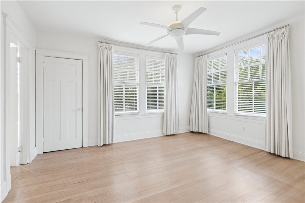 2036 ROBERT Street