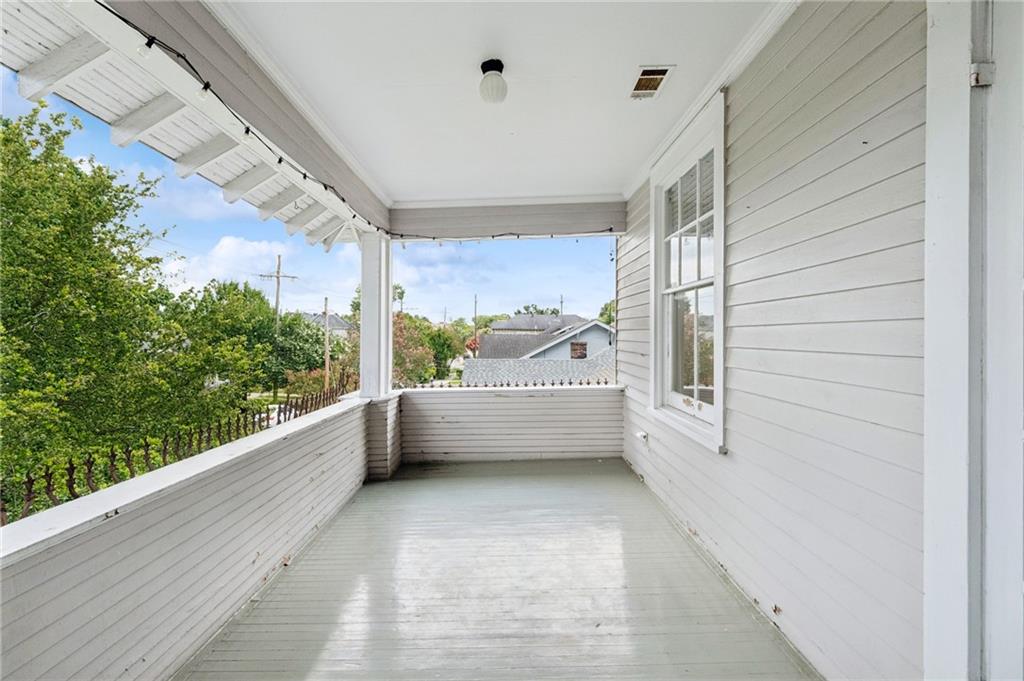 2036 ROBERT Street