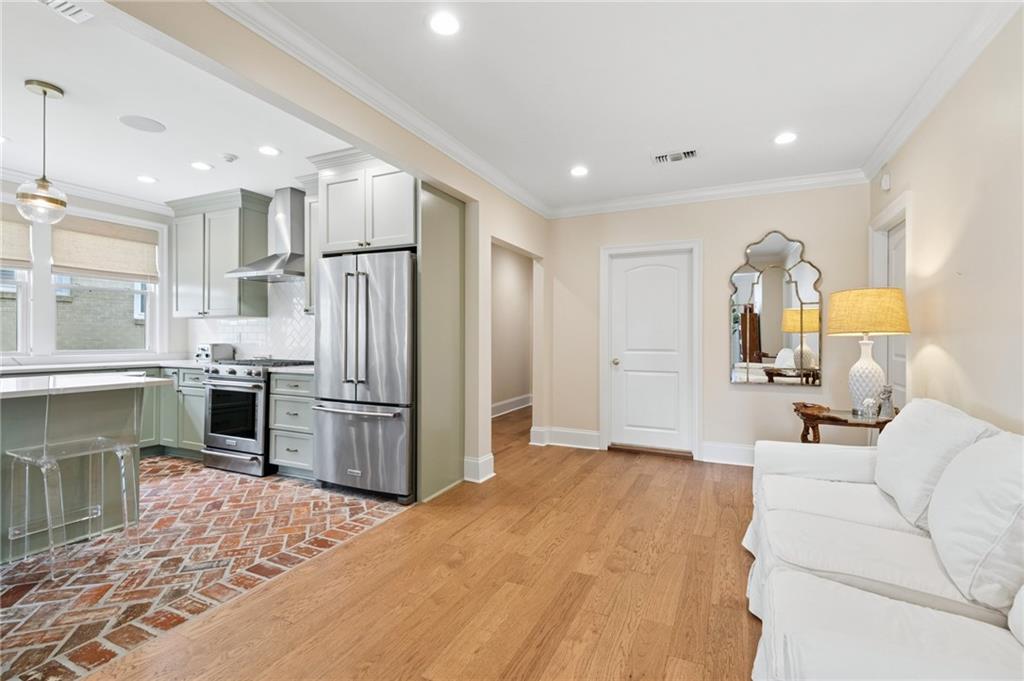 54 W PARK Place