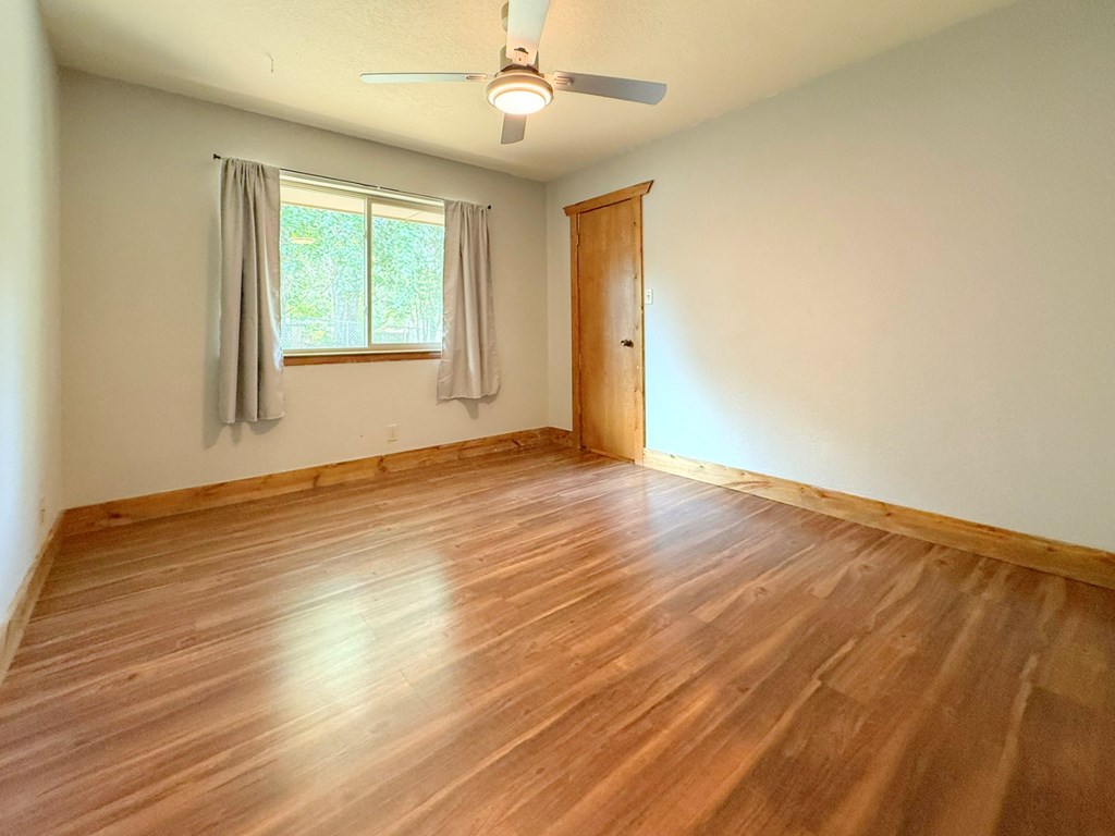 114 Edgewood Dr