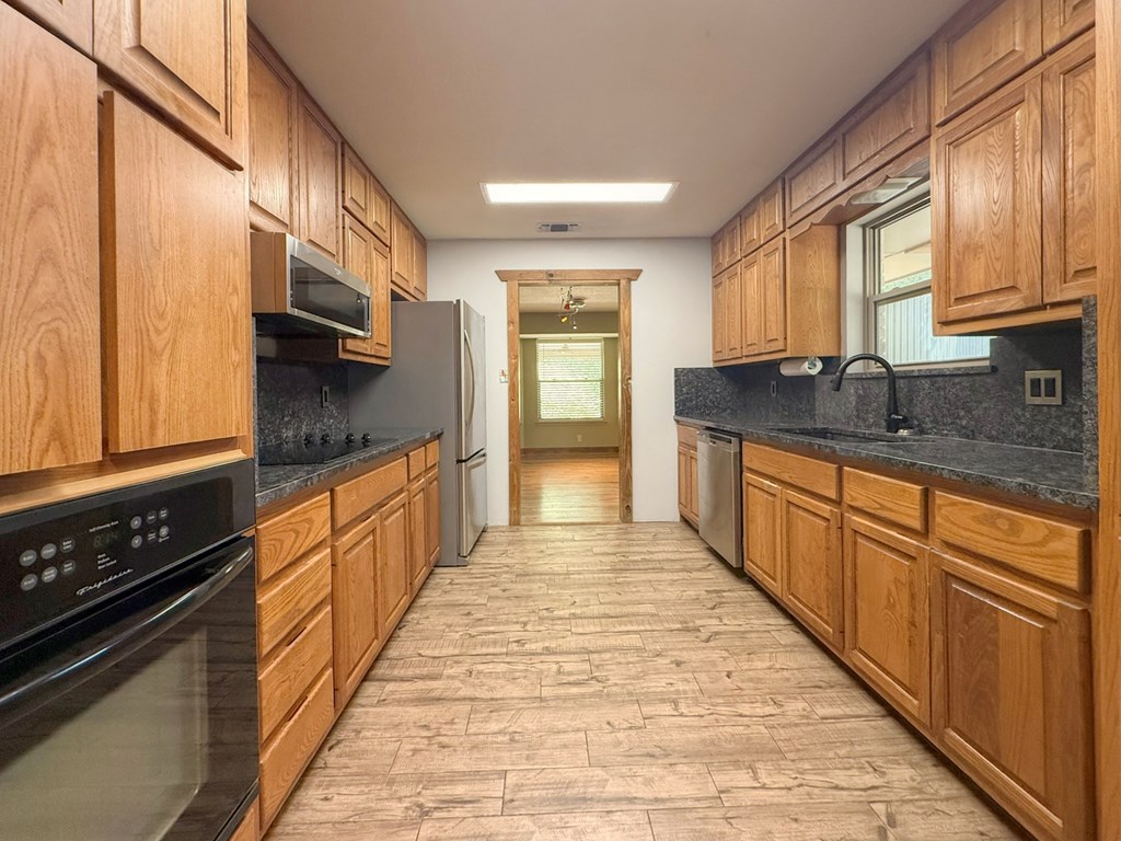 114 Edgewood Dr