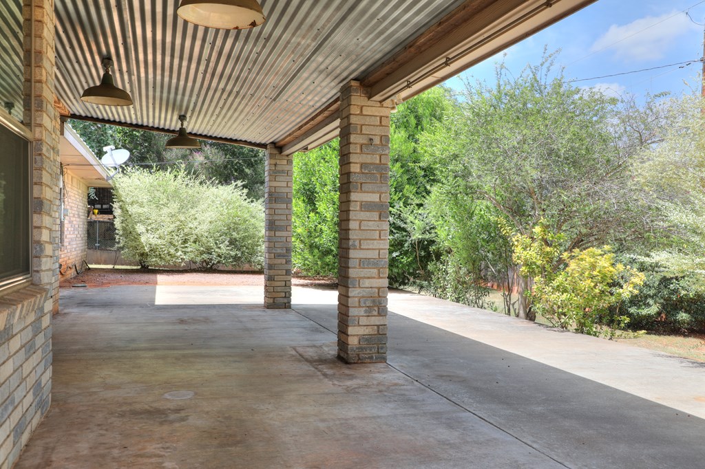 114 Edgewood Dr