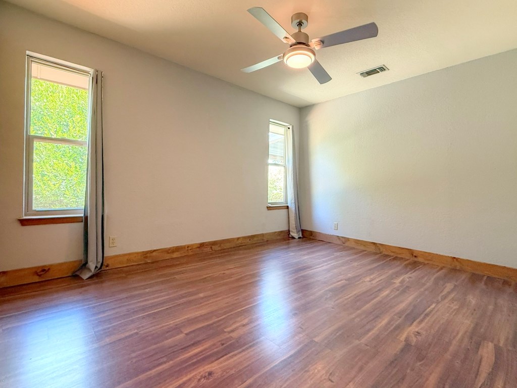 114 Edgewood Dr