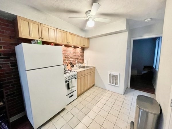 23 Harris St