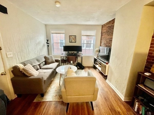 23 Harris St