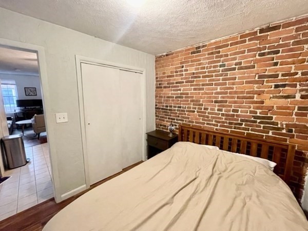 23 Harris St