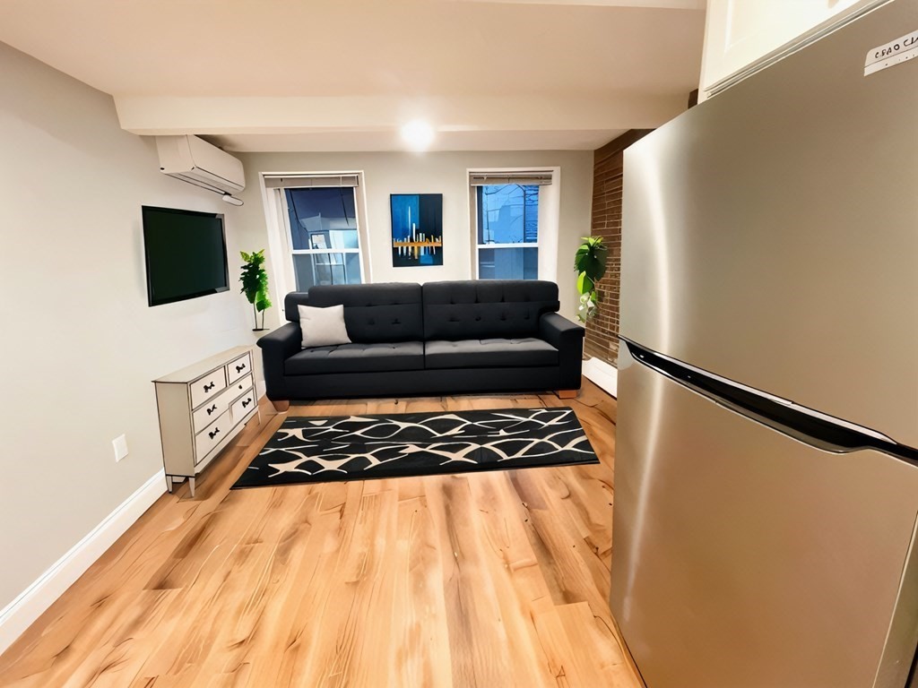 29 Thacher St # 3