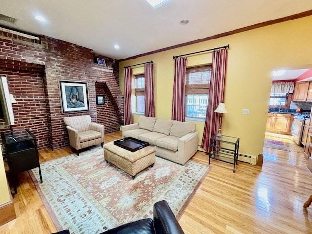 32 Chestnut St # 3