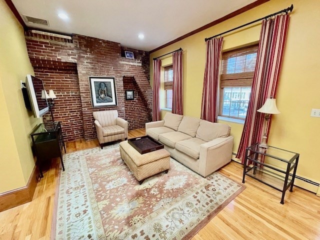 32 Chestnut St # 3