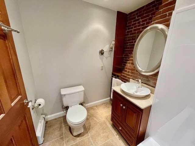 32 Chestnut St # 3