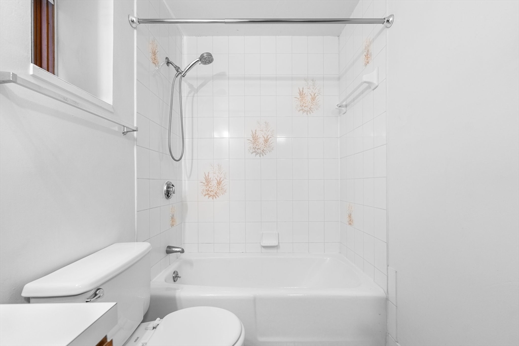 30 Clark St # 1 Unit: 2-1