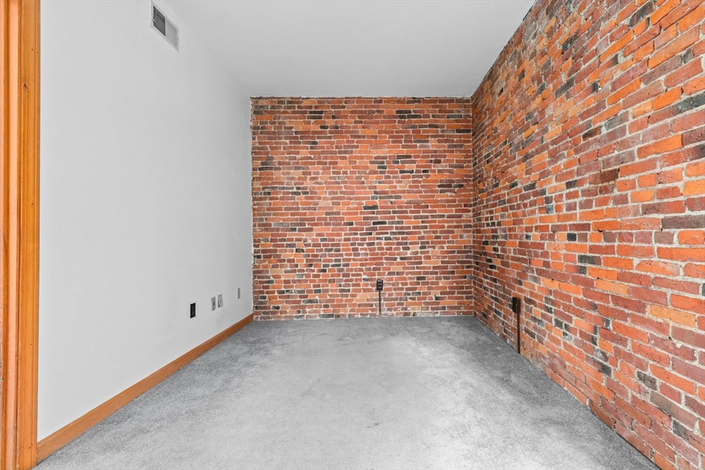 30 Clark St # 1 Unit: 2-1