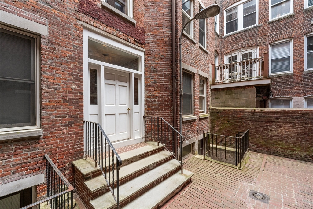 30 Clark St # 1 Unit: 2-1