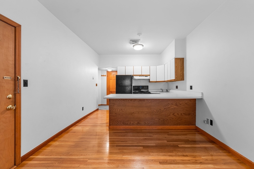 30 Clark St # 1 Unit: 2-1