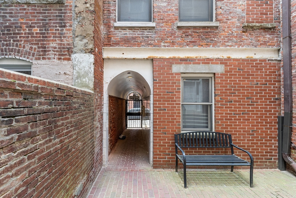30 Clark St # 1 Unit: 2-1