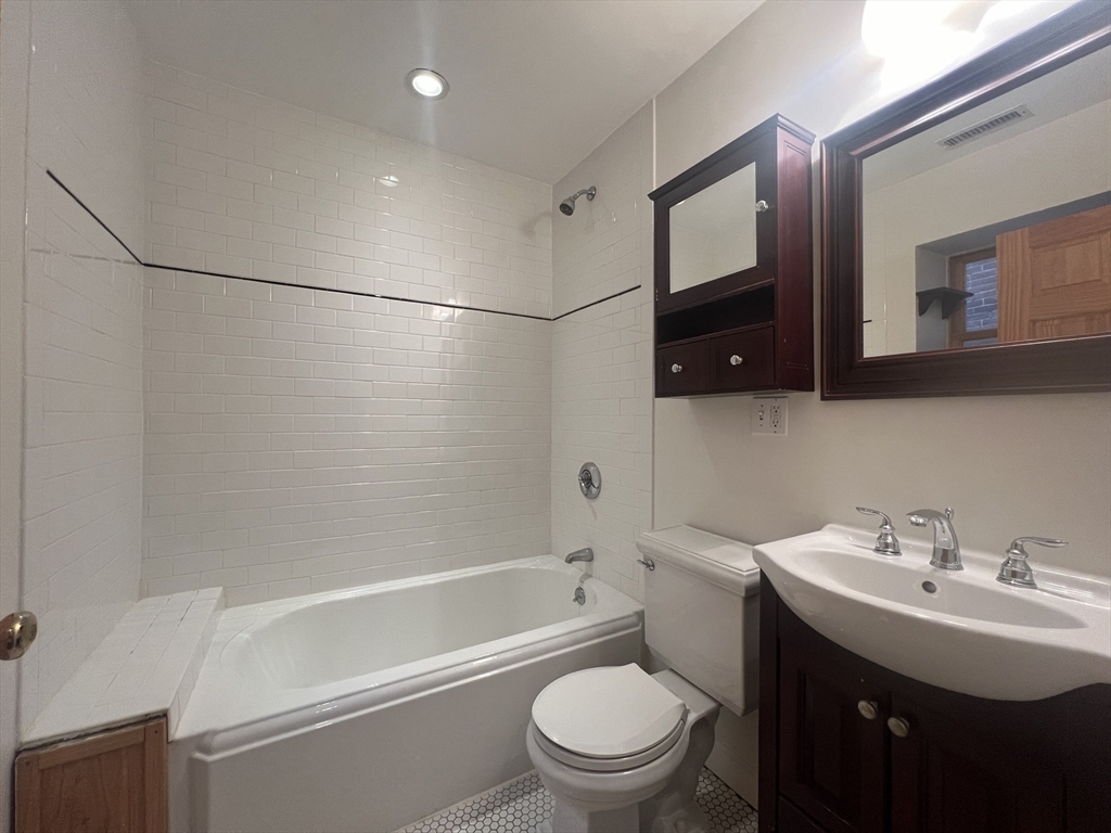 2 Prince St # 4