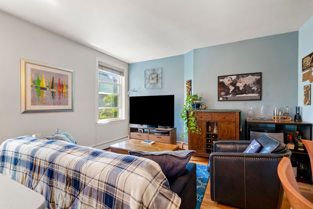 342 Commercial St # 6