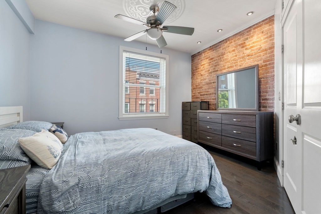 342 Commercial St # 6