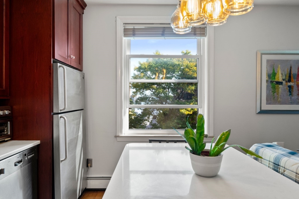 342 Commercial St # 6