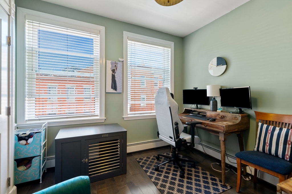 342 Commercial St # 6