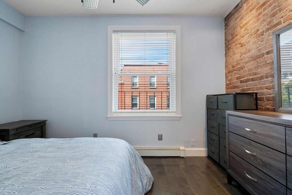 342 Commercial St # 6