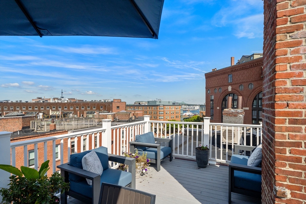 342 Commercial St # 6