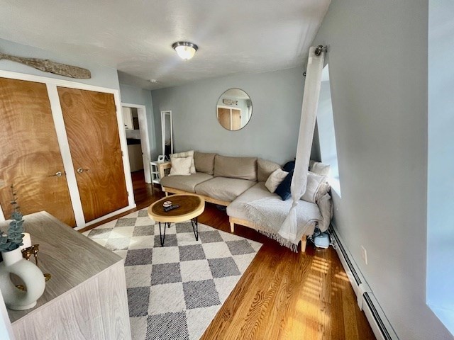 356 Hanover St # 4