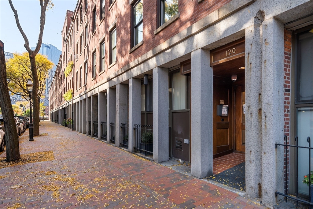 120 Commercial St # 4 Unit: 3-4
