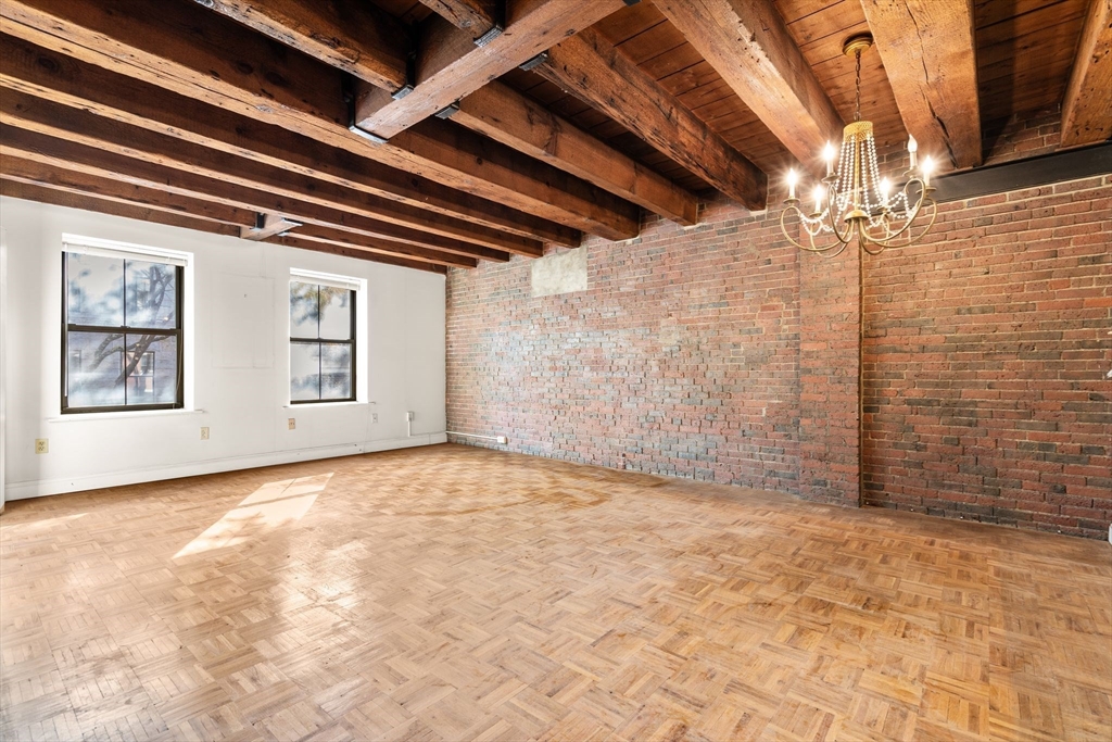 120 Commercial St # 4 Unit: 3-4