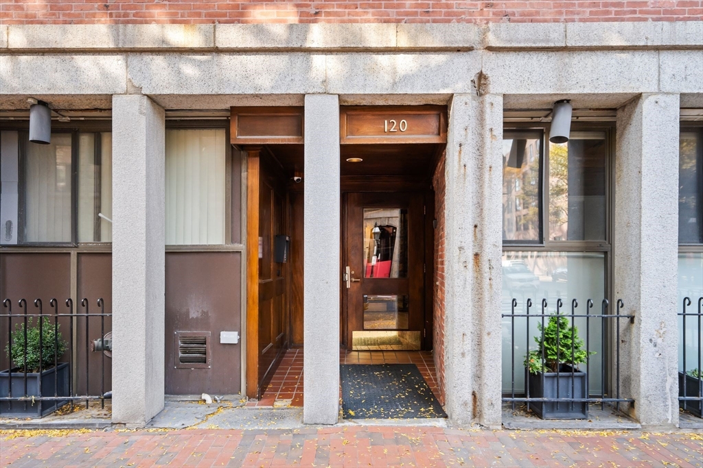 120 Commercial St # 4 Unit: 3-4
