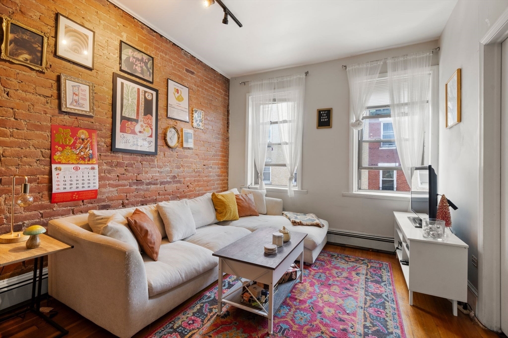163 Endicott St # 3