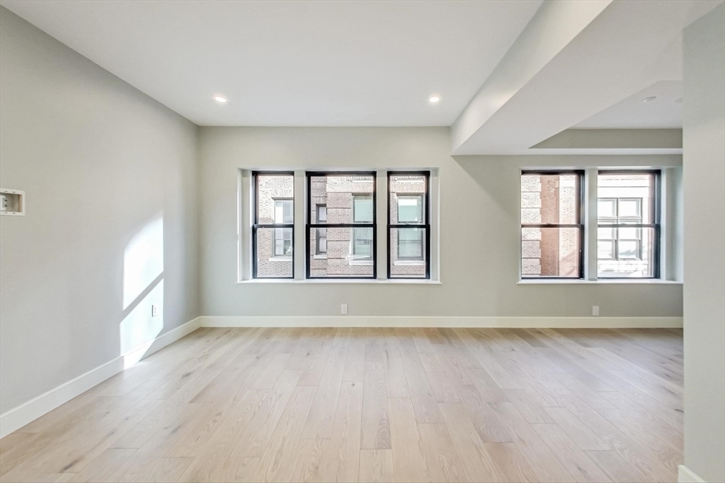 14 N Bennet St # 4