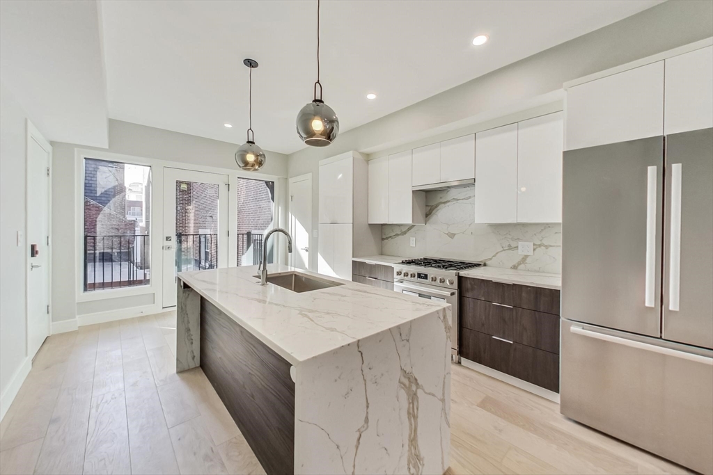 14 N Bennet St # 4