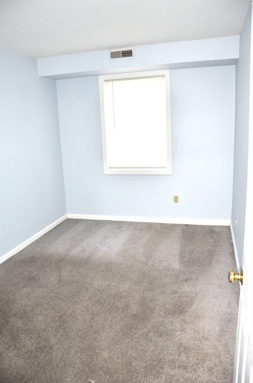 20 Heaths Ct # 104