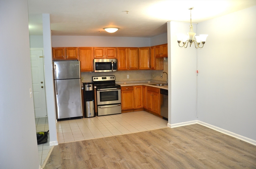 20 Heaths Ct # 104