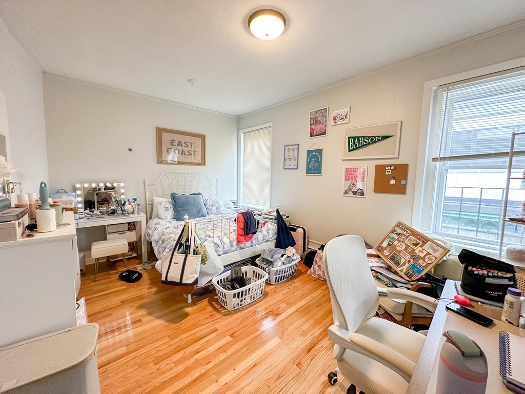 24 Charter St # 6