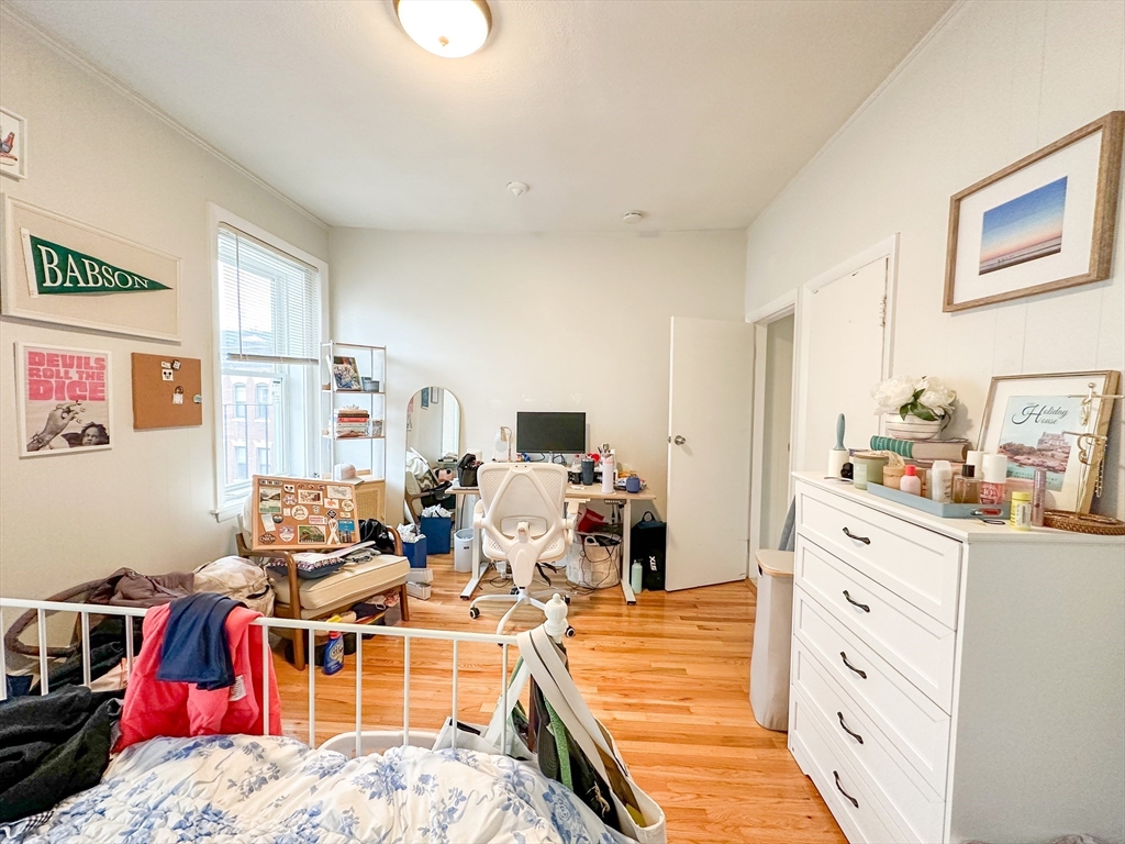 24 Charter St # 6